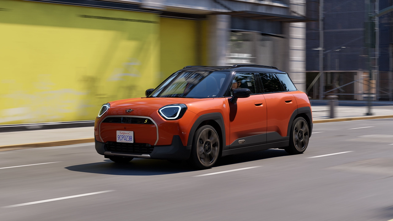 Popolnoma električni MINI Aceman – naelektrena privlačnost
