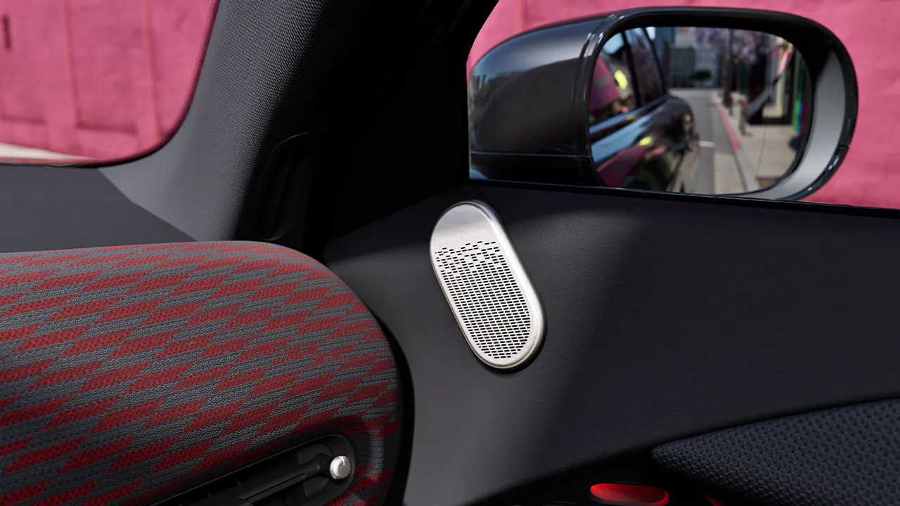 Popolnoma električni MINI Aceman – notranjost JCW