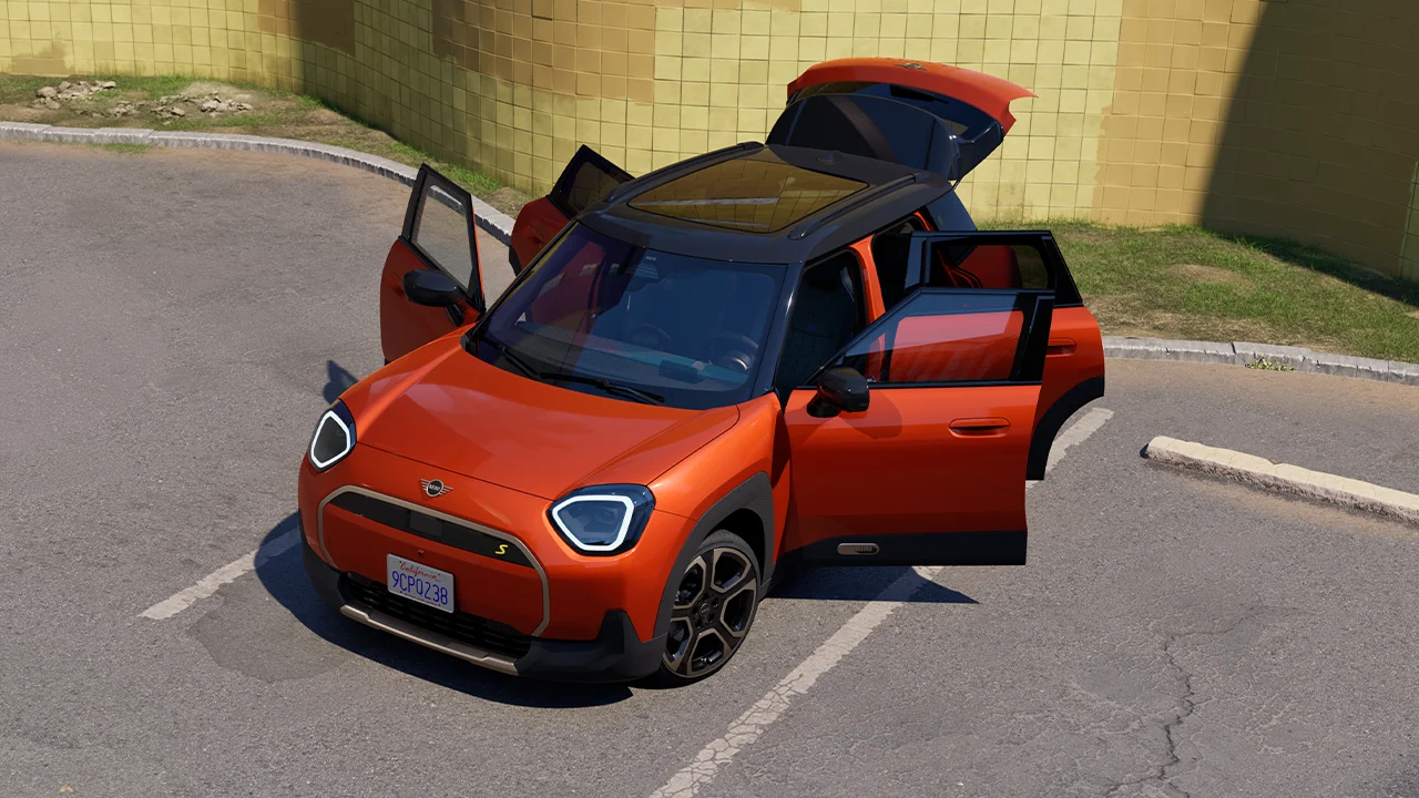 Popolnoma električni MINI Aceman – odprta vrata