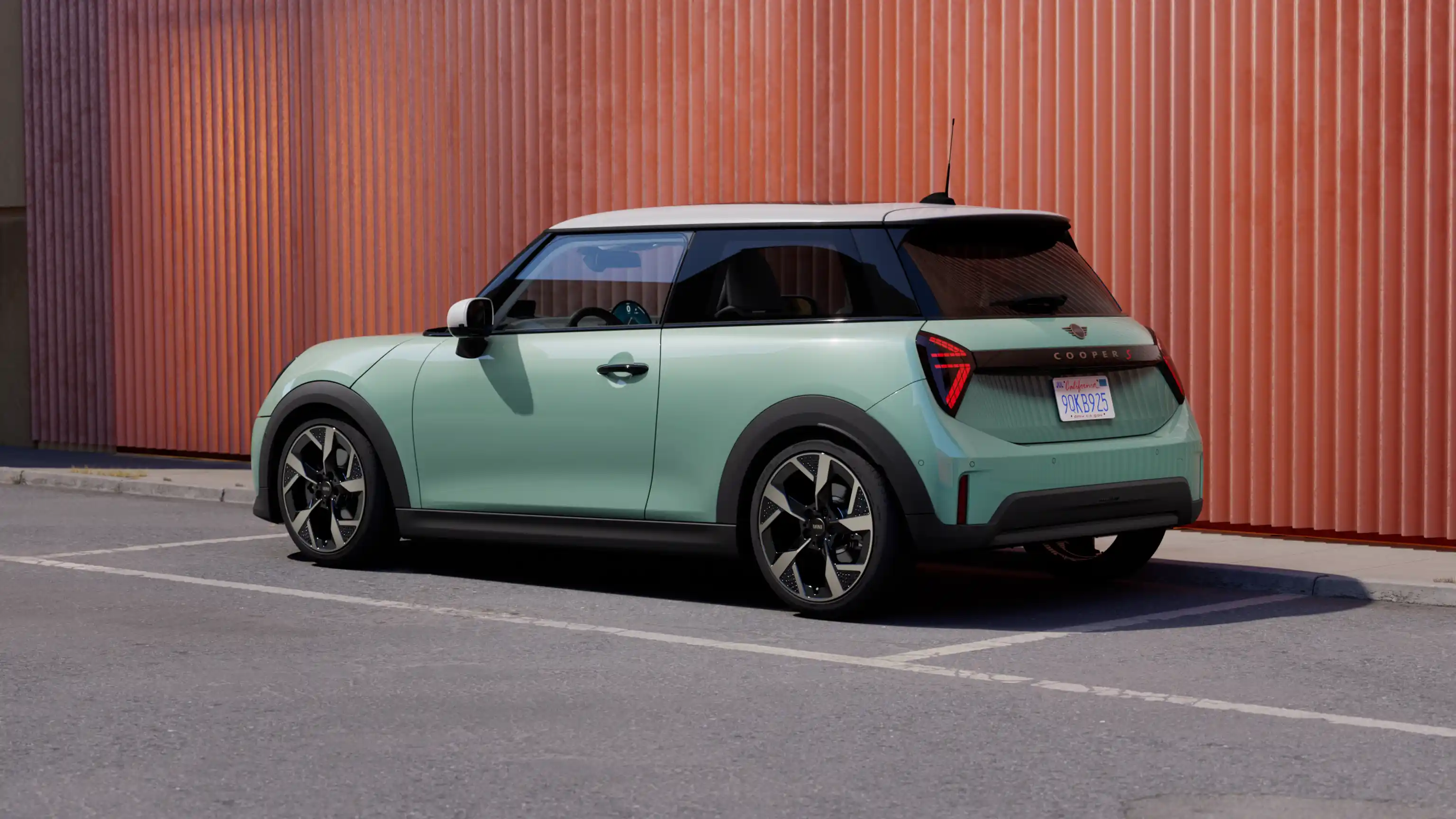 MINI Cooper 3-vratni – pogled na zadnji desni del