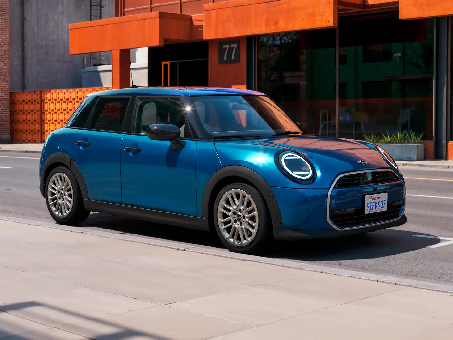 MINI Cooper 5-vratni – video o obliki