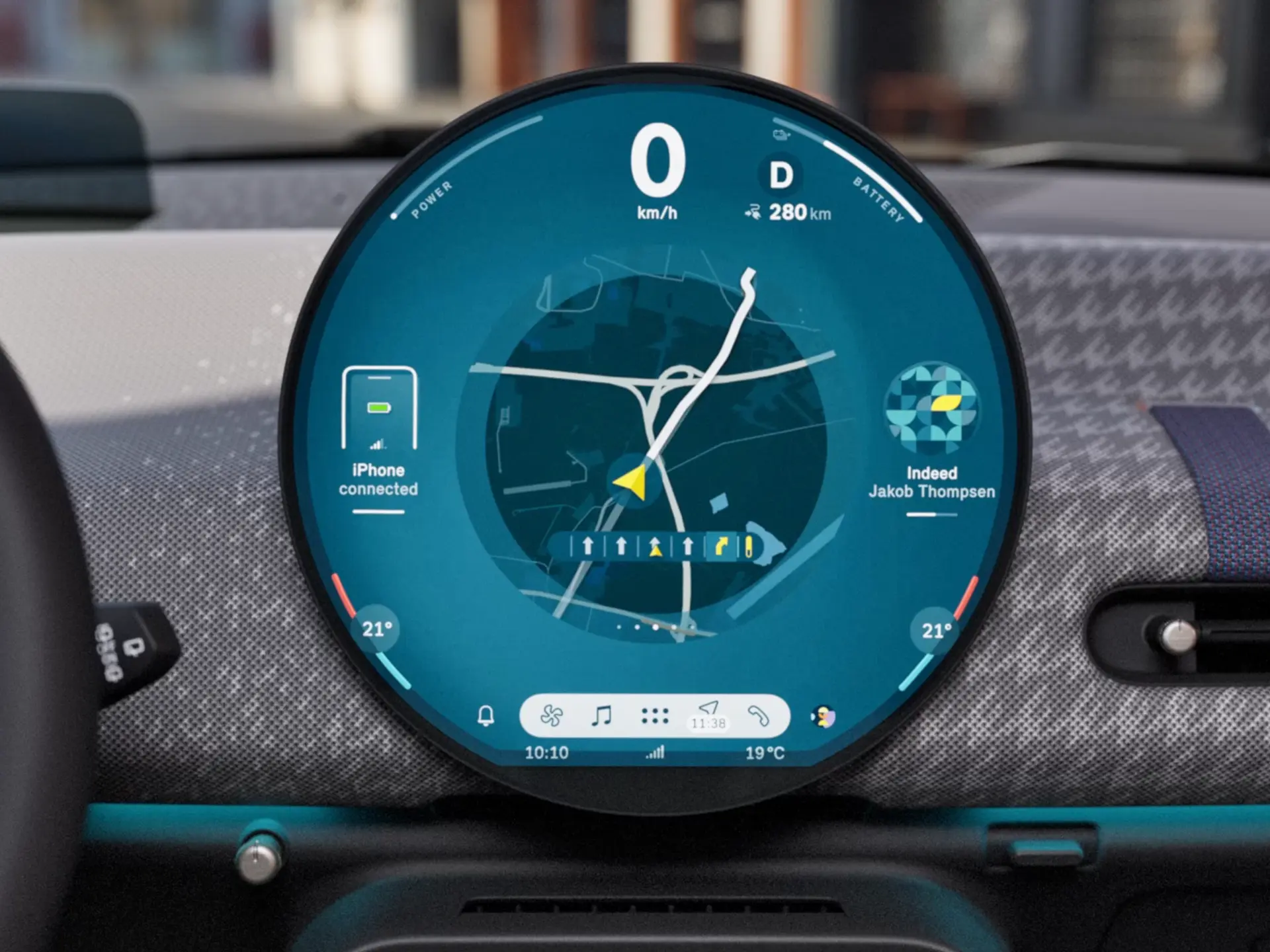 Popolnoma električni MINI Cooper – okrogel zaslon
