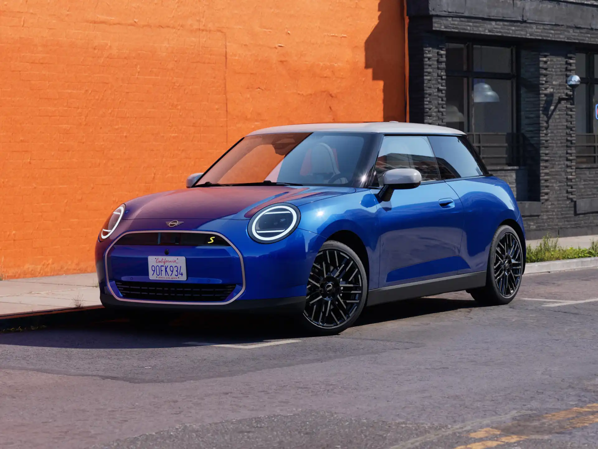 Popolnoma električni MINI Cooper – video