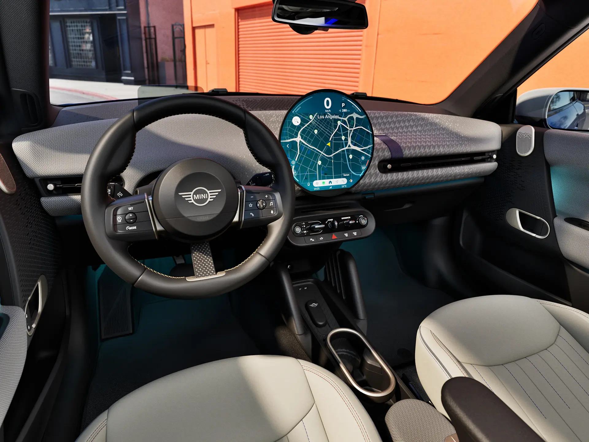 Popolnoma električni MINI Cooper – ikonična notranjost