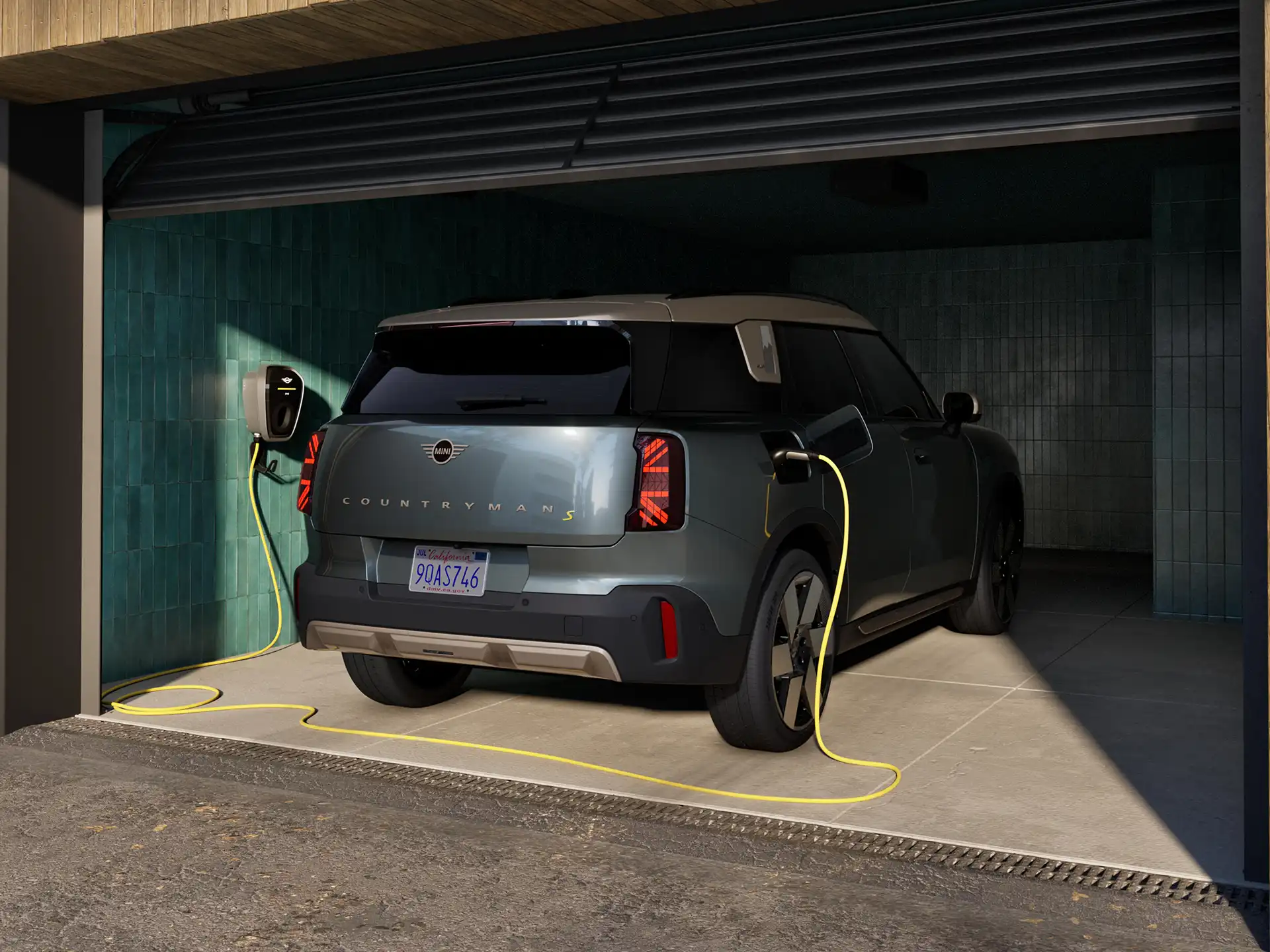 Popolnoma električni MINI Countryman – napovednik za finančne storitve
