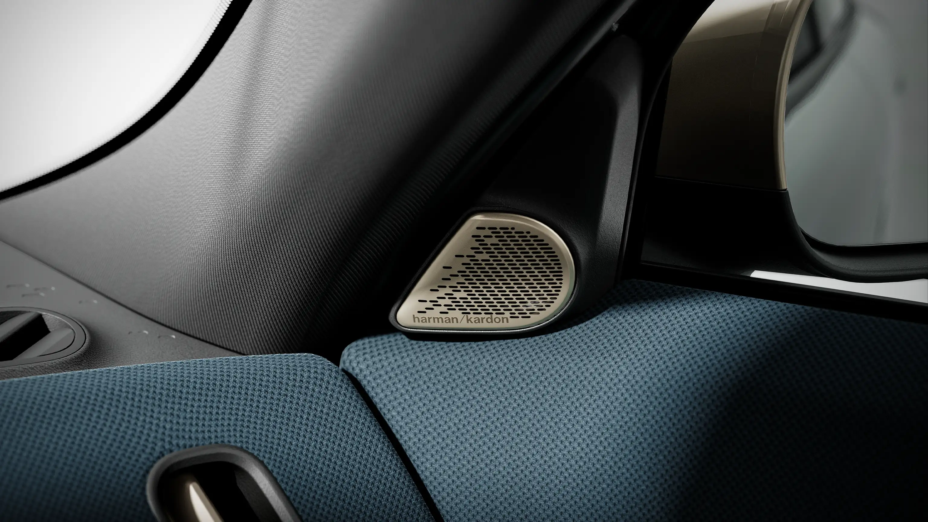 Video zvočnega sistema popolnoma električnega MINI Countryman