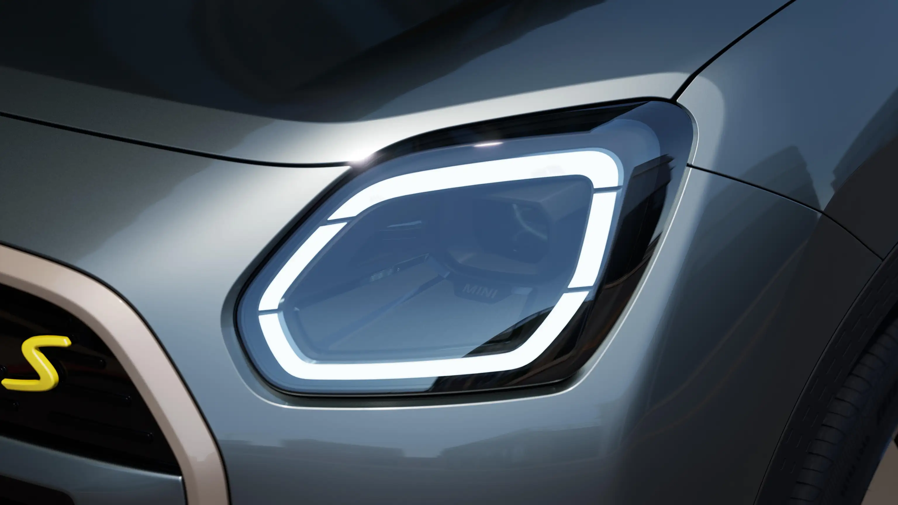 Popolnoma električni MINI Countryman – žarometi