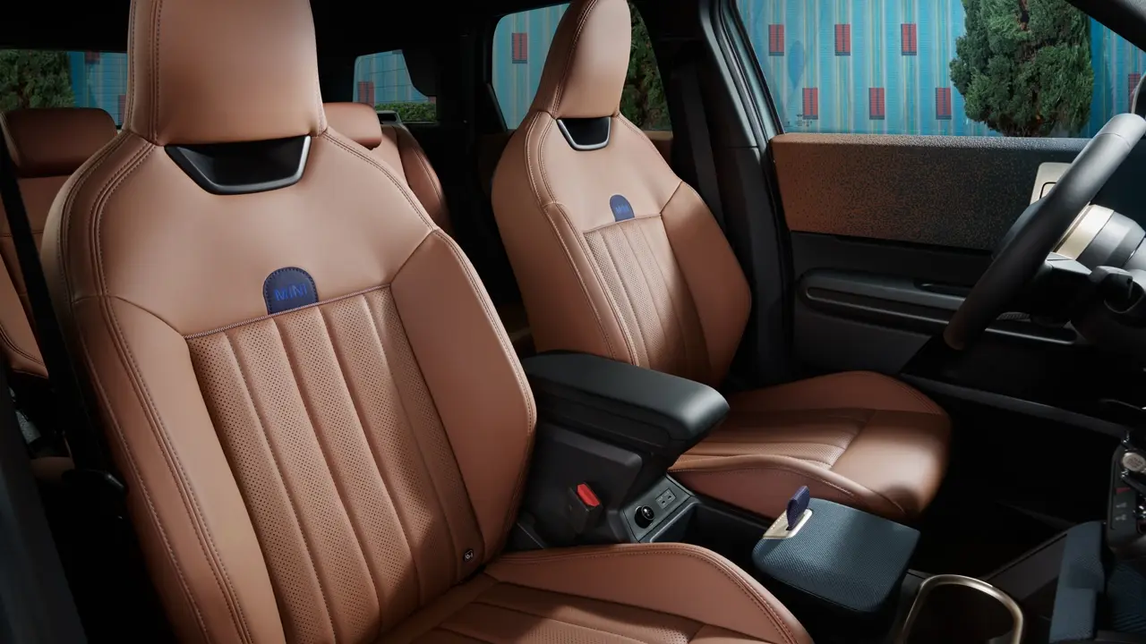 MINI Countryman – notranjost – rjavi sprednji sedeži