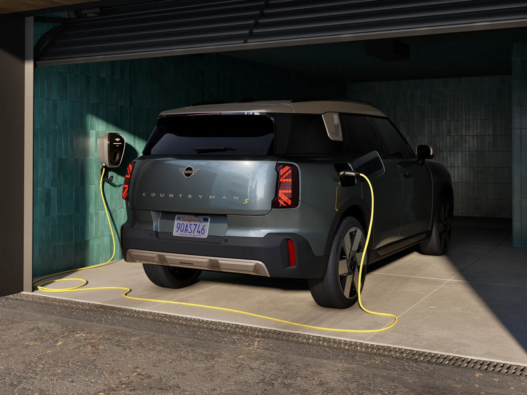 Popolnoma električni MINI Countryman – pogled od zadaj
