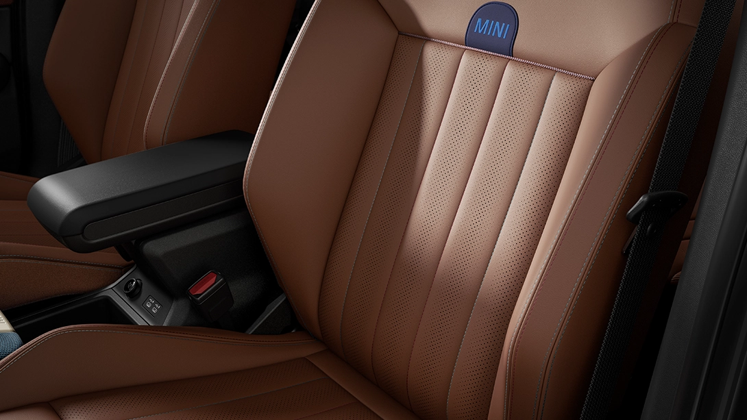 MINI Countryman – notranjost – rjavo oblazinjenje