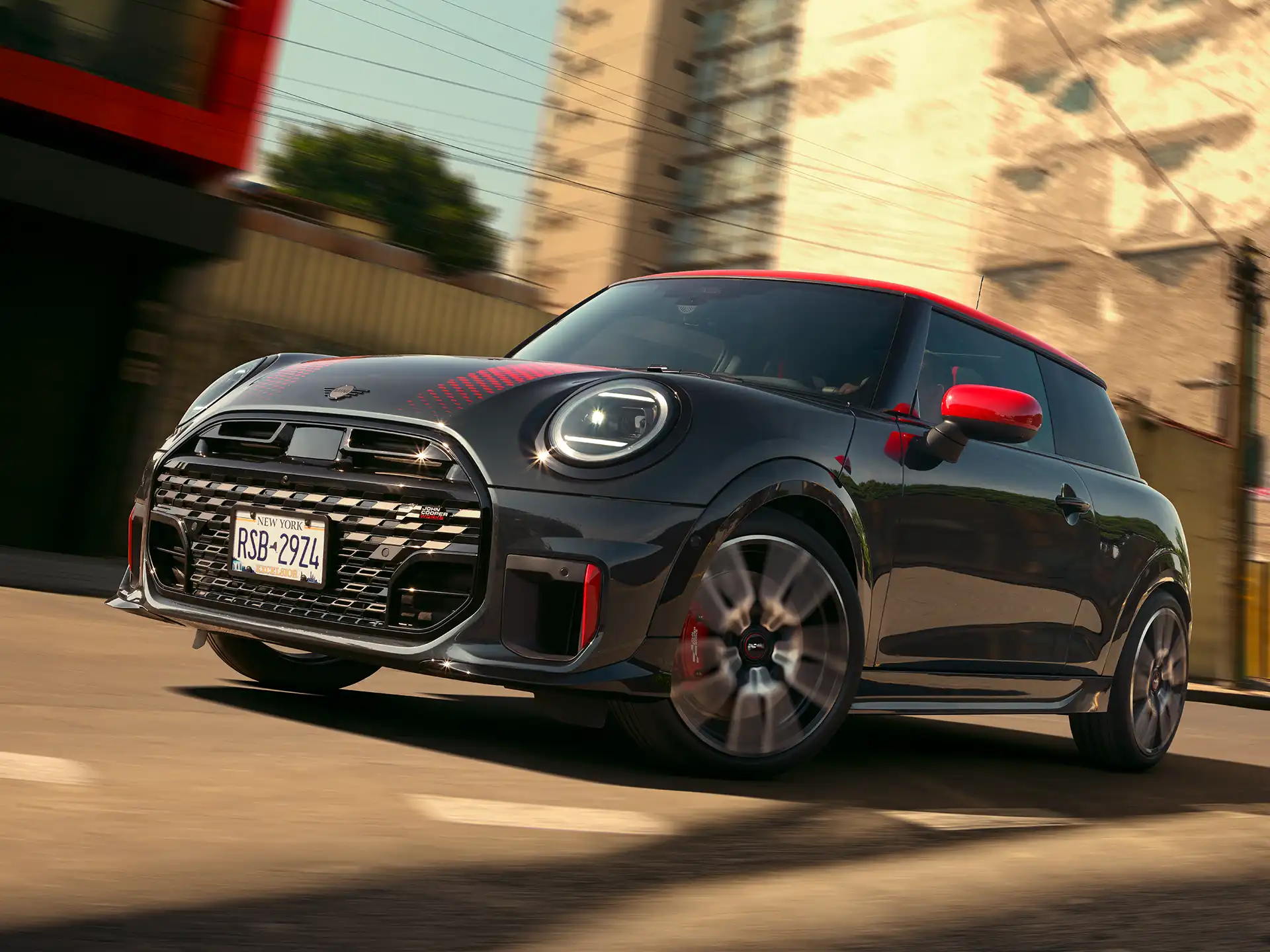 MINI John Cooper Works – stranski pogled na F66 JCW