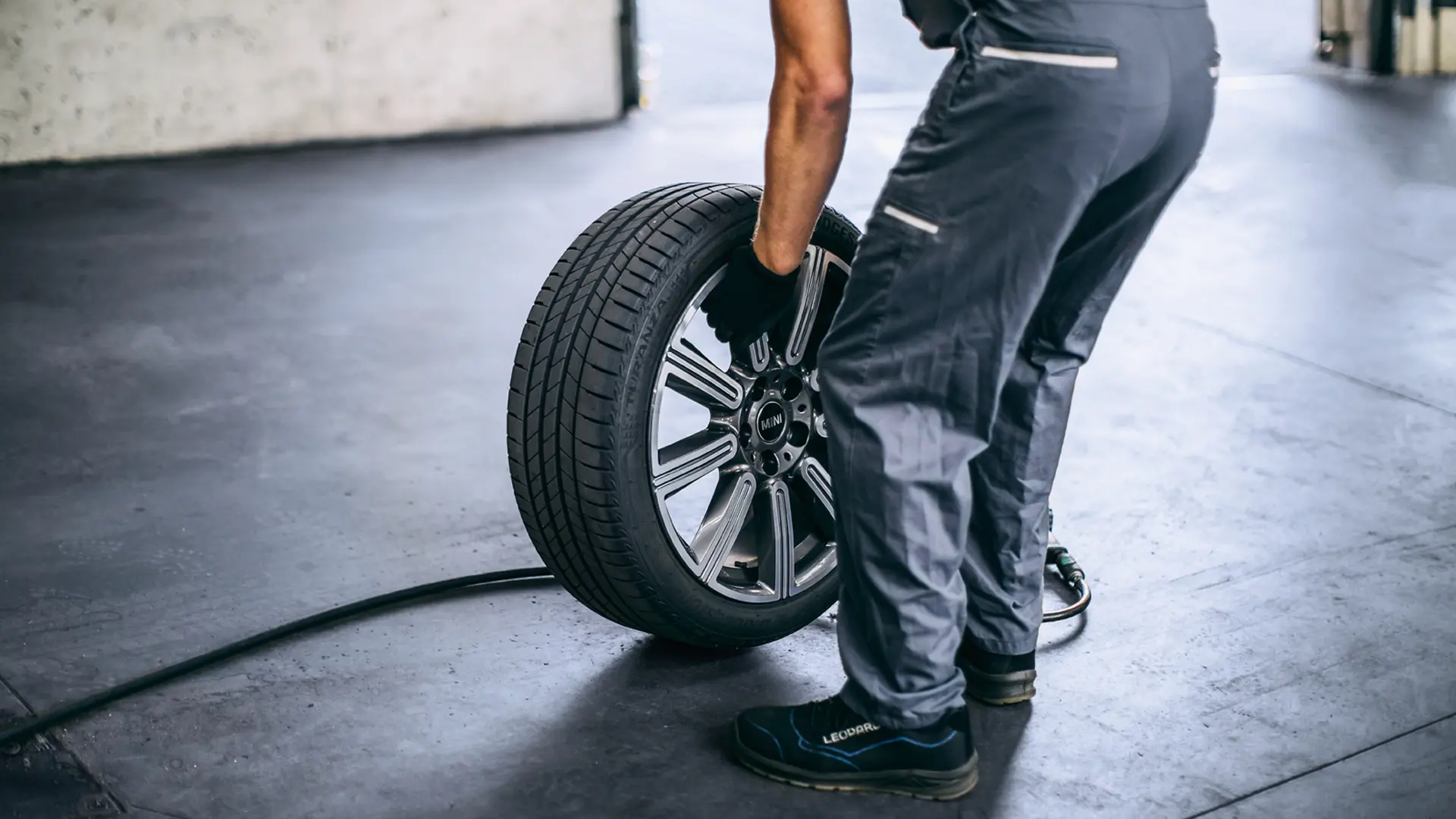 Dodatna oprema MINI – servis pnevmatik MINI