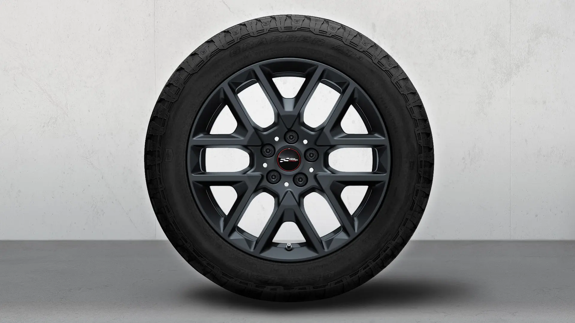 18-palčno JCW lito platišče Y-Spoke 945, barva Frozen Midnight Grey. 