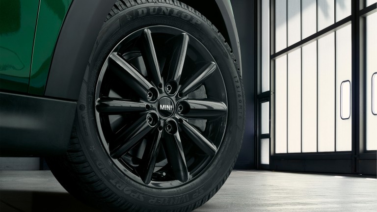 DODATNA OPREMA MINI – 16-PALČNA PLATIŠČA RADIAL SPOKE – 508 JET BLACK