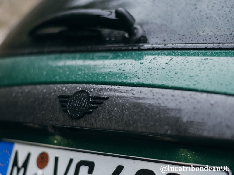 MINI John Cooper Works – ročaj prtljažnih vrat – črna – slika @lucatribondeau96