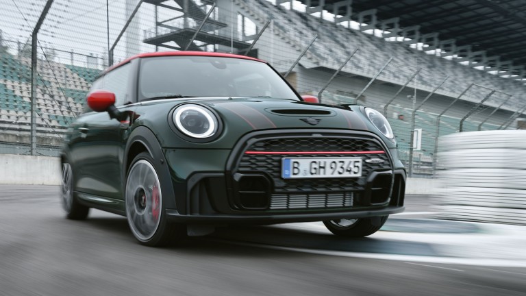 MINI John Cooper – vznemirjenje in kurja polt