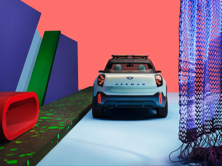 mini concept – aceman – zunanjost – pogled od zadaj