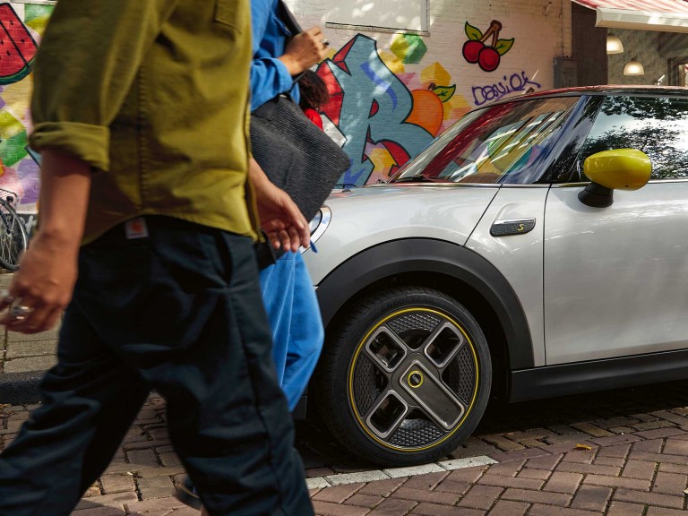 MINI Financial Services – katalog poškodb – vračilo vozila trgovcu