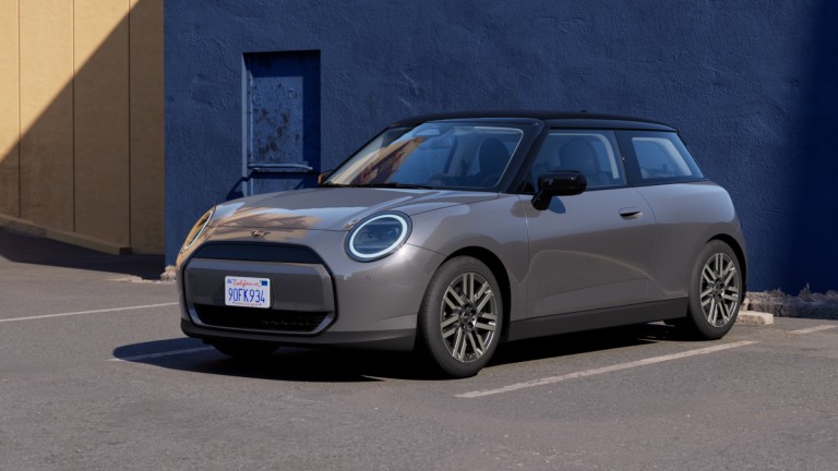 Popolnoma električni MINI Cooper
