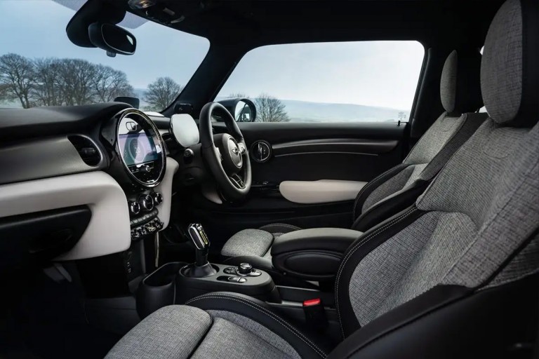 Zgodbe o elektromobilnost MINI – Misty – prostornost