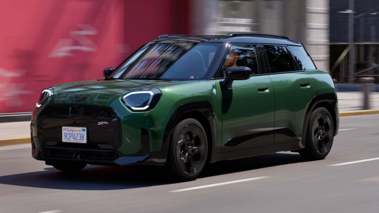 Popolnoma električni MINI Aceman – mozaik – doživetje vožnje
