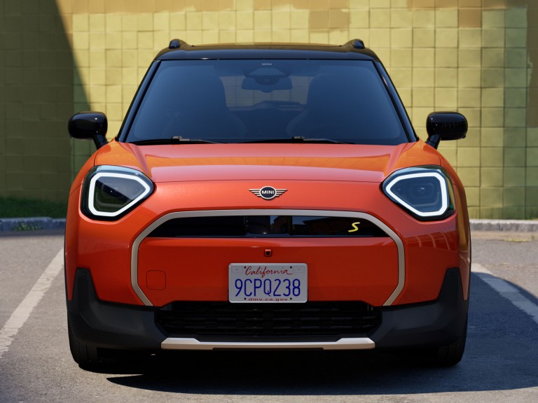 Popolnoma električni MINI Aceman – Financial Services – lizing – operativni lizing