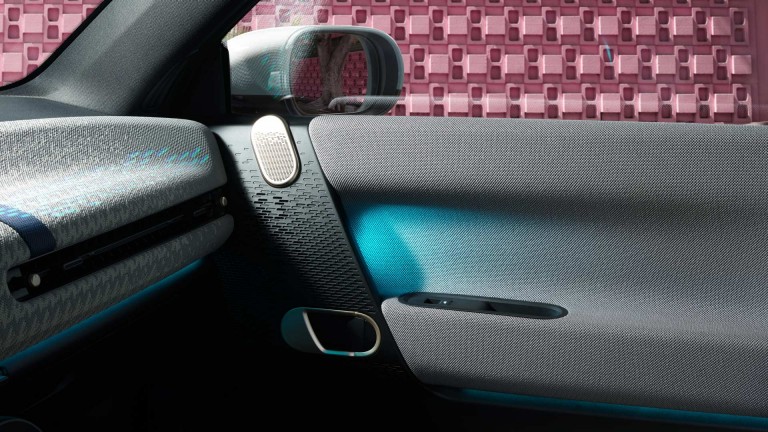 Popolnoma električni MINI – mozaik – notranjost