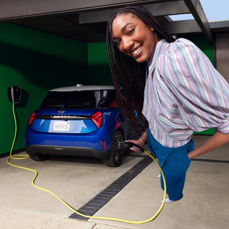 Popolnoma električni MINI – mozaik – polnjenje in doseg