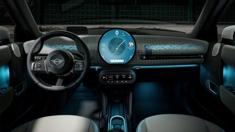 Popolnoma električni MINI – digitalna izkušnja – prilagajanje