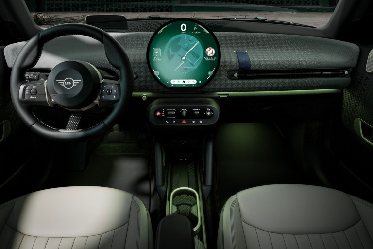 Popolnoma električni MINI – trajnost – alternative usnju