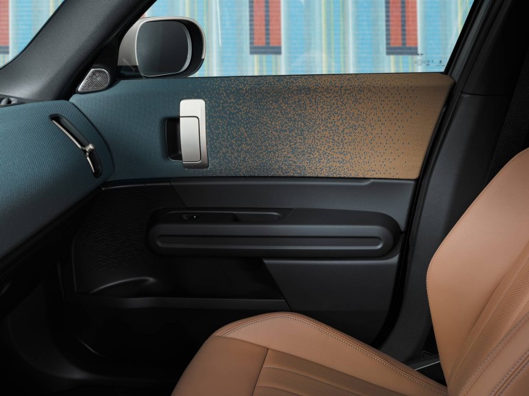 Popolnoma električni MINI Countryman – notranjost – materiali