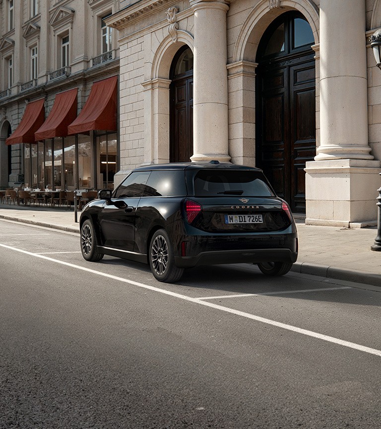 MINI Blackyard | MINI.si