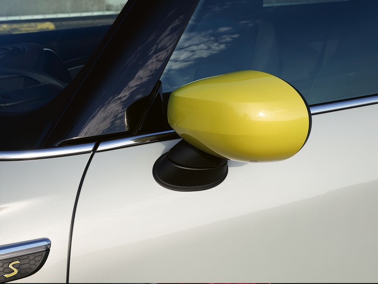 MINI Cooper SE, 3-vratni – Energetic Yellow – barve