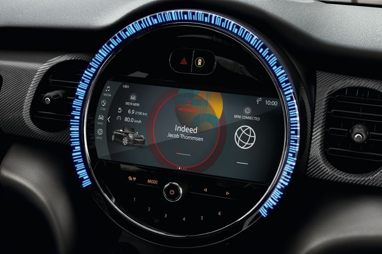 MINI Connected – Visual Boost Radio