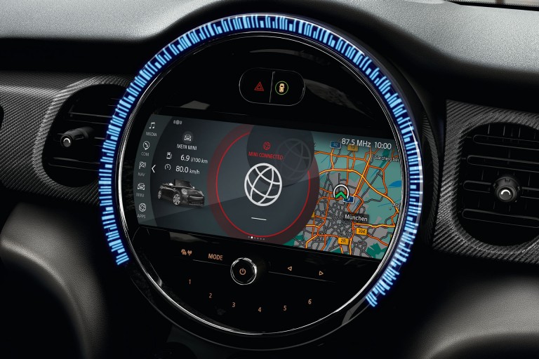 MINI Connected – obvezen samodejni klic v sili