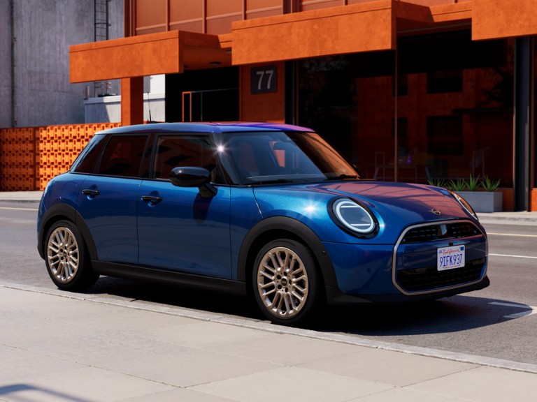 MINI Cooper 5-vratni – doživetje vožnje – parkirni asistent