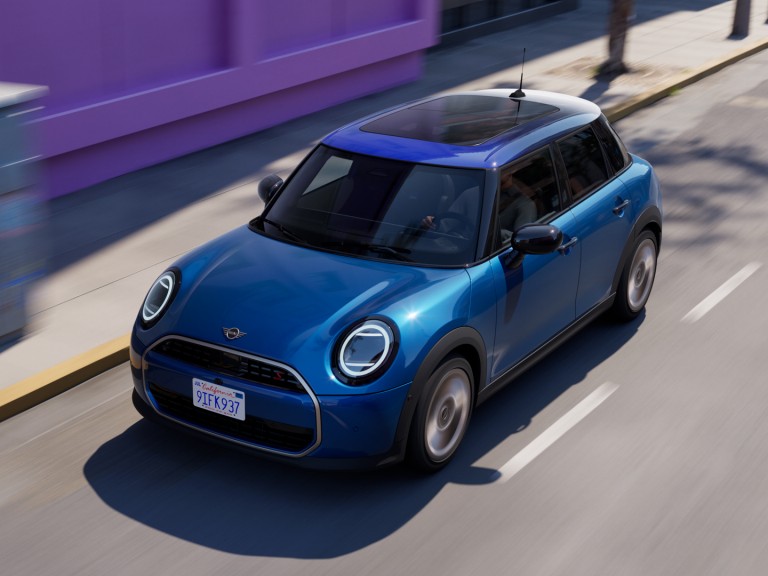 MINI Cooper 5-vratni – doživetje vožnje – največji občutek vožnje z gokartom