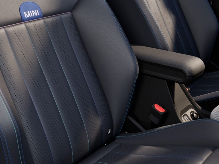 MINI Cooper 5-vratni – notranjost – sedeži – oblazinjenje